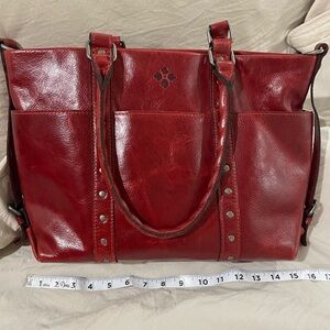 Absolutely gorgeous 🔥 Patricia Nash Tote in excellent preloved condition 🤩